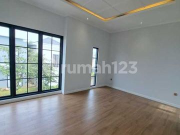 Dijual Rumah Klasik Modern 2 Lantai Hoek Nusaloka BSD