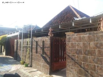 Rumah Tembok Dukuh Hadap Utara Row 1 Mobil