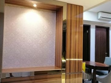 Apartemen ST Moritz Tower Royall 2 BR Siap Huni Furnished