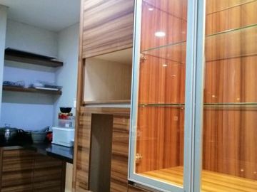 Apartemen ST Moritz Tower Royall 2 BR Siap Huni Furnished