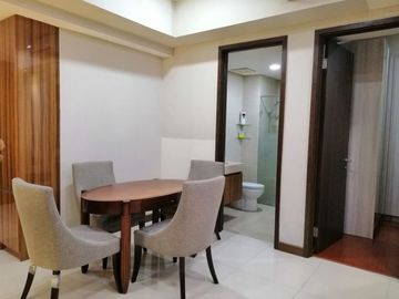 Apartemen ST Moritz Tower Royall 2 BR Siap Huni Furnished