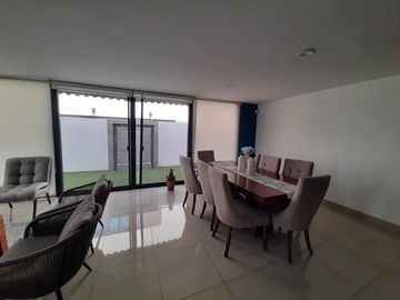 CASA EN VENTA EN GODAI