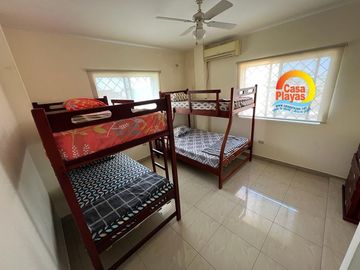 Alquiler Vacacional Casa Playas con piscina, capacidad 13 personas