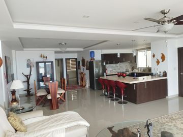 Se Vende Casa Cerca del Mar en Ballenita