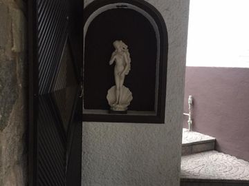 SE VENDE CASA EN PUEBLA EN EL FRACC. LOMAS DEL MARMOL AL SUR-ORIENTE ZONA LA CALERA