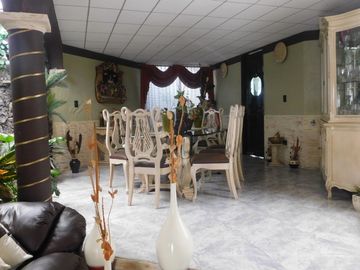 SE VENDE CASA EN PUEBLA EN EL FRACC. LOMAS DEL MARMOL AL SUR-ORIENTE ZONA LA CALERA