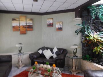 SE VENDE CASA EN PUEBLA EN EL FRACC. LOMAS DEL MARMOL AL SUR-ORIENTE ZONA LA CALERA