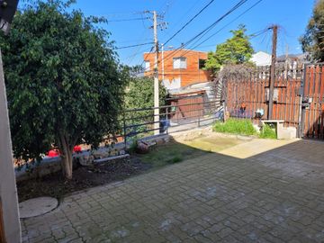Se vende espaciosa casa cercano a plaza Miraflores