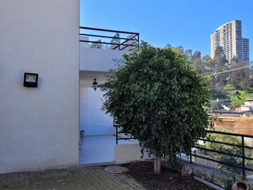 Se vende espaciosa casa cercano a plaza Miraflores