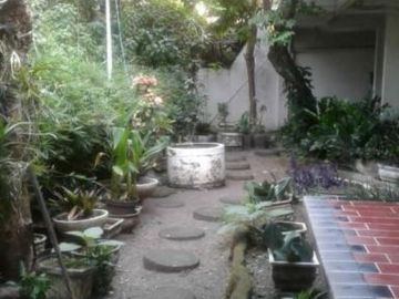Rumah Dukuh Kupang Timur, Strategis