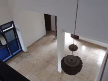 Rumah 2Lt, Balkon, Pool, Strategis, di MPR Cilandak Barat