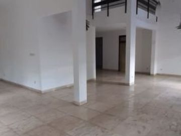 Rumah 2Lt, Balkon, Pool, Strategis, di MPR Cilandak Barat