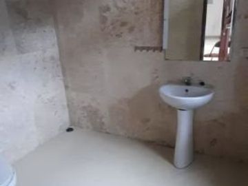 Rumah 2Lt, Balkon, Pool, Strategis, di MPR Cilandak Barat