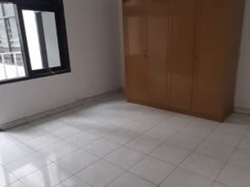 Rumah 2Lt, Balkon, Pool, Strategis, di MPR Cilandak Barat