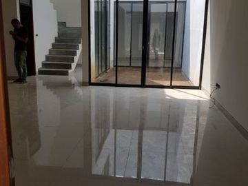 RUMAH BARU MURAH 2 LANTAI SEMIFURNISHED SIAP HUNI LOKASI STRATEGIS DI CINERE KOTA DEPOK