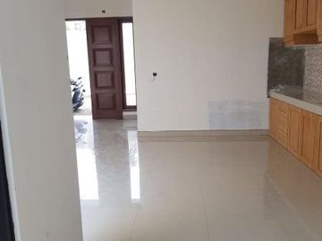 RUMAH BARU MURAH 2 LANTAI SEMIFURNISHED SIAP HUNI LOKASI STRATEGIS DI CINERE KOTA DEPOK