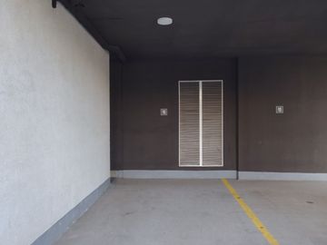 Arriendo Macul Dep 1 habitación con estacionamiento y bodega