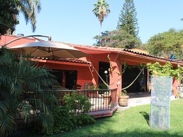 VENDO HERMOSA Y AMPLIA CASA EN PRIVADA DE SOLO 4 CASAS, FRACC. REAL DE TEZOYUCA