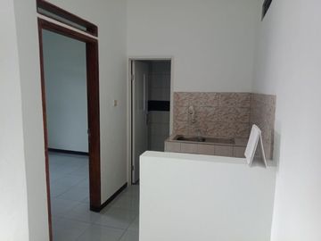 Rumah Siap Huni Strategis di Sayap Kota Baru Parahyangan