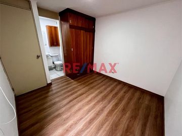 ALQUILER ¡Tu nuevo hogar te espera! Descubre este lindo y acogedor departamento remodelado, ubicado en el 3er piso con vista interna, excelente ilumin