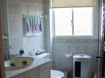 Casa en Venta en Vista del Valle, estilo colonial mexicano, con gran jardín