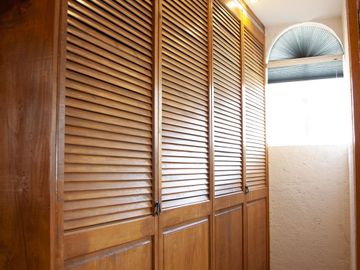 Casa en Venta en Vista del Valle, estilo colonial mexicano, con gran jardín