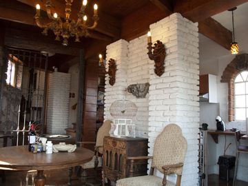 Casa en Venta en Vista del Valle, estilo colonial mexicano, con gran jardín