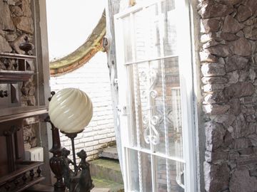 Casa en Venta en Vista del Valle, estilo colonial mexicano, con gran jardín