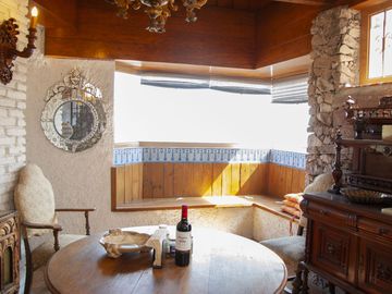 Casa en Venta en Vista del Valle, estilo colonial mexicano, con gran jardín