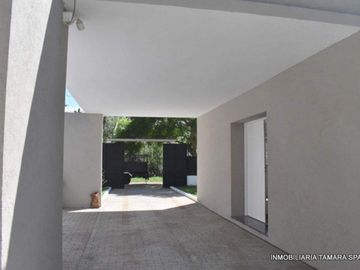 CASA A METROS DE LA CANCHA DE GOLF