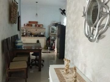 INFO JUAL Rumah Cantik 2 Lantai di Kemanggisan Raya,JAKBAR siap huni! Luas Tanah: 157 m2 8 kamar tidur