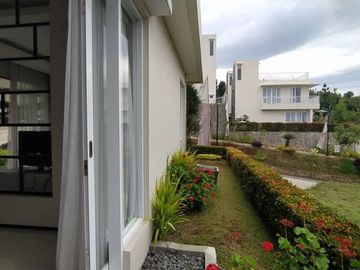 hunian MINIMALIS SERASA VILLA di cisarua bandung