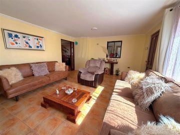 Amplia casa de 5 dormitorios, Villa Las Leyendas, Calama