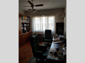 *NUEVO PRECIO* Piso en Venta en Balvanera 4 dormitorios 3 baños 180 m2, balcón al frente – Rivadavia 1800