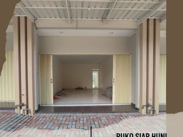 RUKO SIAP HUNI DI PINGGIR JALAN RAYA KEBONARUM