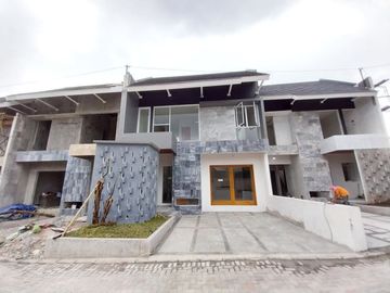 Dijual Rumah Premium 2 Lantai di Jl Damai Yogyakarta