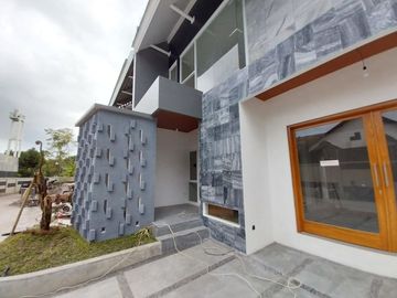 Dijual Rumah Premium 2 Lantai di Jl Damai Yogyakarta