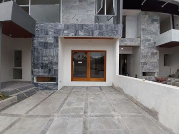 Dijual Rumah Premium 2 Lantai di Jl Damai Yogyakarta