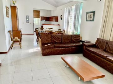 casa condominio en arriendo/venta en pachaquiaro. Cod V1080042