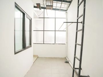PH Rumah Beserta Furniture Dijual Cepat Cibinong