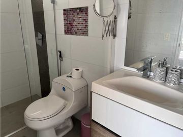 SE VENDE HERMOSO APARTAMENTO REMODELADO EN ALTO PRADO