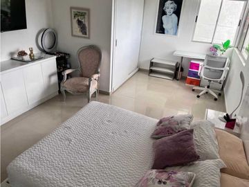 SE VENDE HERMOSO APARTAMENTO REMODELADO EN ALTO PRADO