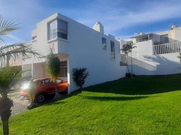 Linda  casa en Venta en Bosques del Centinela