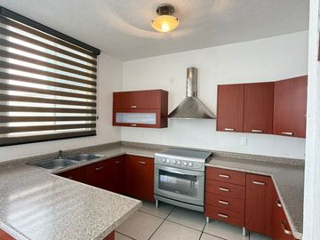 Linda  casa en Venta en Bosques del Centinela