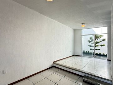 Linda  casa en Venta en Bosques del Centinela