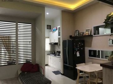 Rumah Taman Rivera regency - Rungkut, cantik siap huni BONUS 2AC