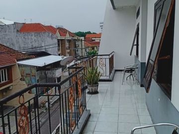 Dijual Rumah Kos 3 Lantai FULL FURNISH di Jl. Siwalankerto, Surabaya