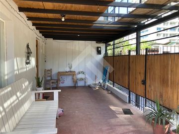 Casa en Venta en Metro Las Torres y Doctor Amador Neghme Rodríguez