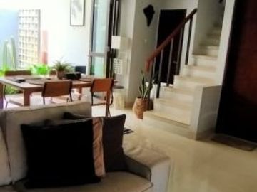 Rumah di Cinere Jual Cepat Furnished fasilitas Kolam Renang