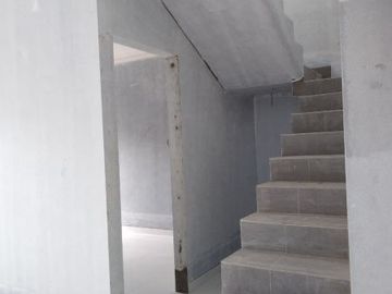 Dijual rumah ready stock mewah cantik rasa villa di Cisaranten Arcamanik